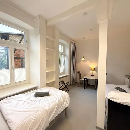 Berta - Zentrale - 2 Kuechenzeilen - Naehe Bahnhof